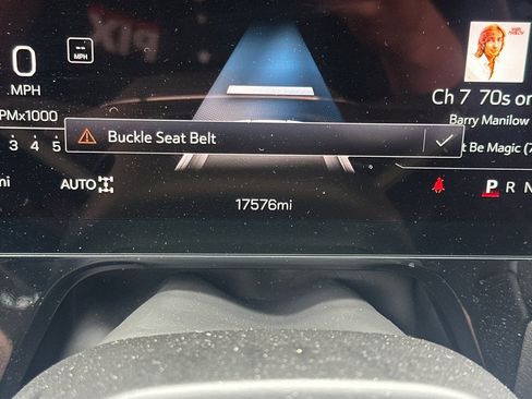 Used 2025 GMC Yukon XL Denali AWD/4WD image 39