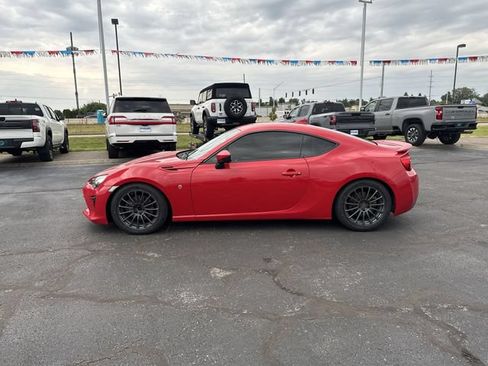 Used 2017 Toyota 86 RWD image 3