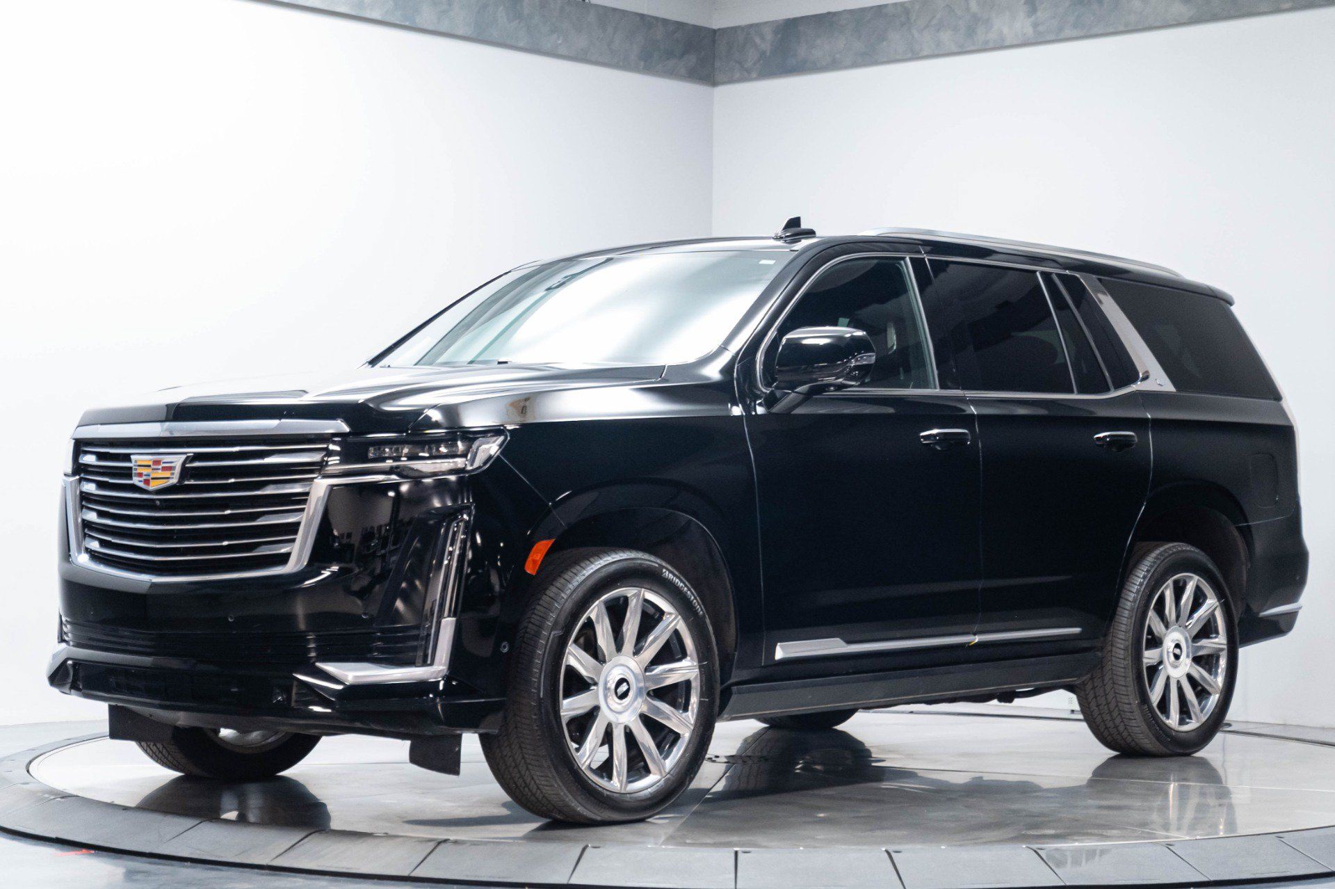 Used 2024 Cadillac Escalade Premium Luxury Platinum AWD/4WD image 2