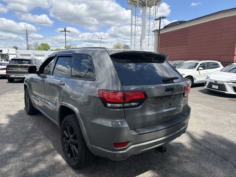 Used 2019 Jeep Grand Cherokee Altitude AWD/4WD image 8