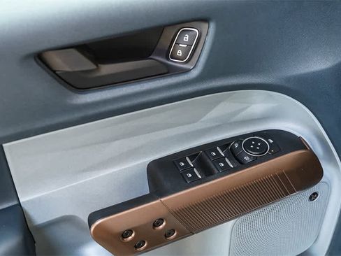 New 2024 Ford Maverick Lariat w/ 4K Tow Package image 21