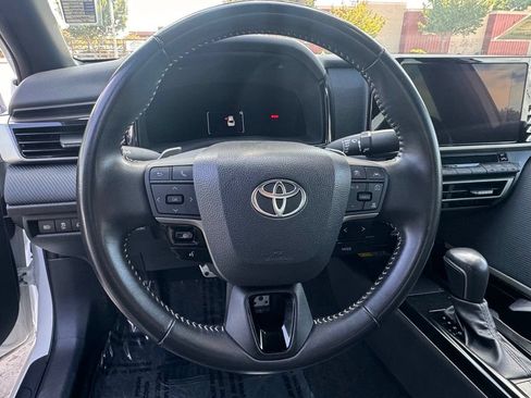 Used 2025 Toyota Camry SE FWD image 10