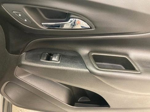 Used 2019 Chevrolet Equinox LT FWD image 36