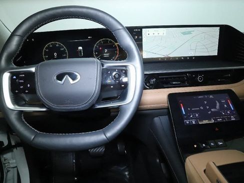 Used 2025 INFINITI QX80 Sensory AWD/4WD image 32