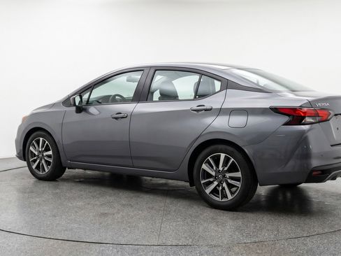 Used 2025 Nissan Versa SV image 6