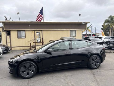 Used 2021 Tesla Model 3 RWD image 5