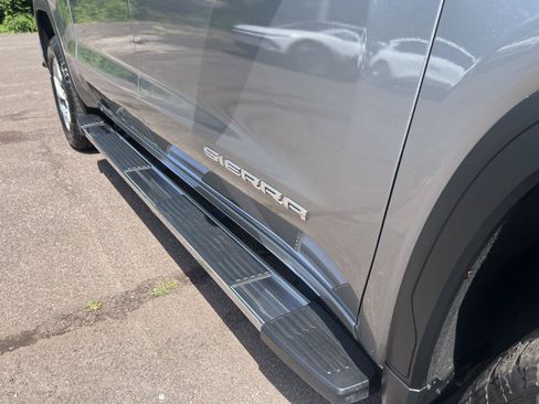Used 2023 GMC Sierra 1500 SLT w/ SLT Premium Plus Package AWD/4WD image 9