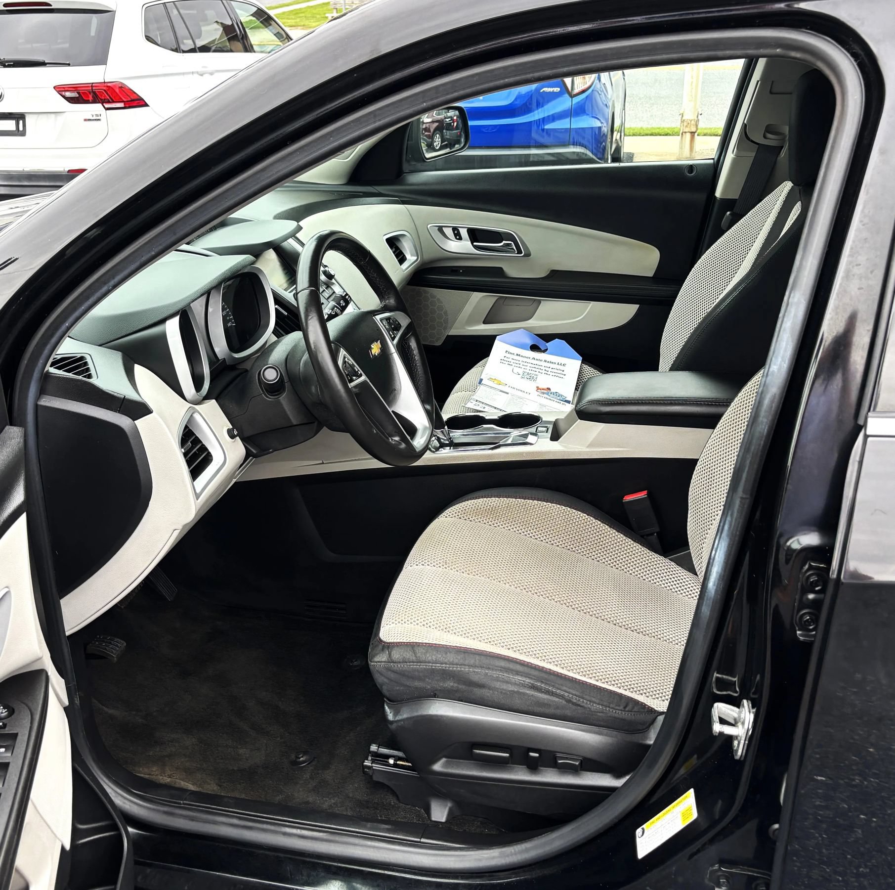 Used 2017 Chevrolet Equinox LT w/ Driver Confidence Package II AWD/4WD image 14
