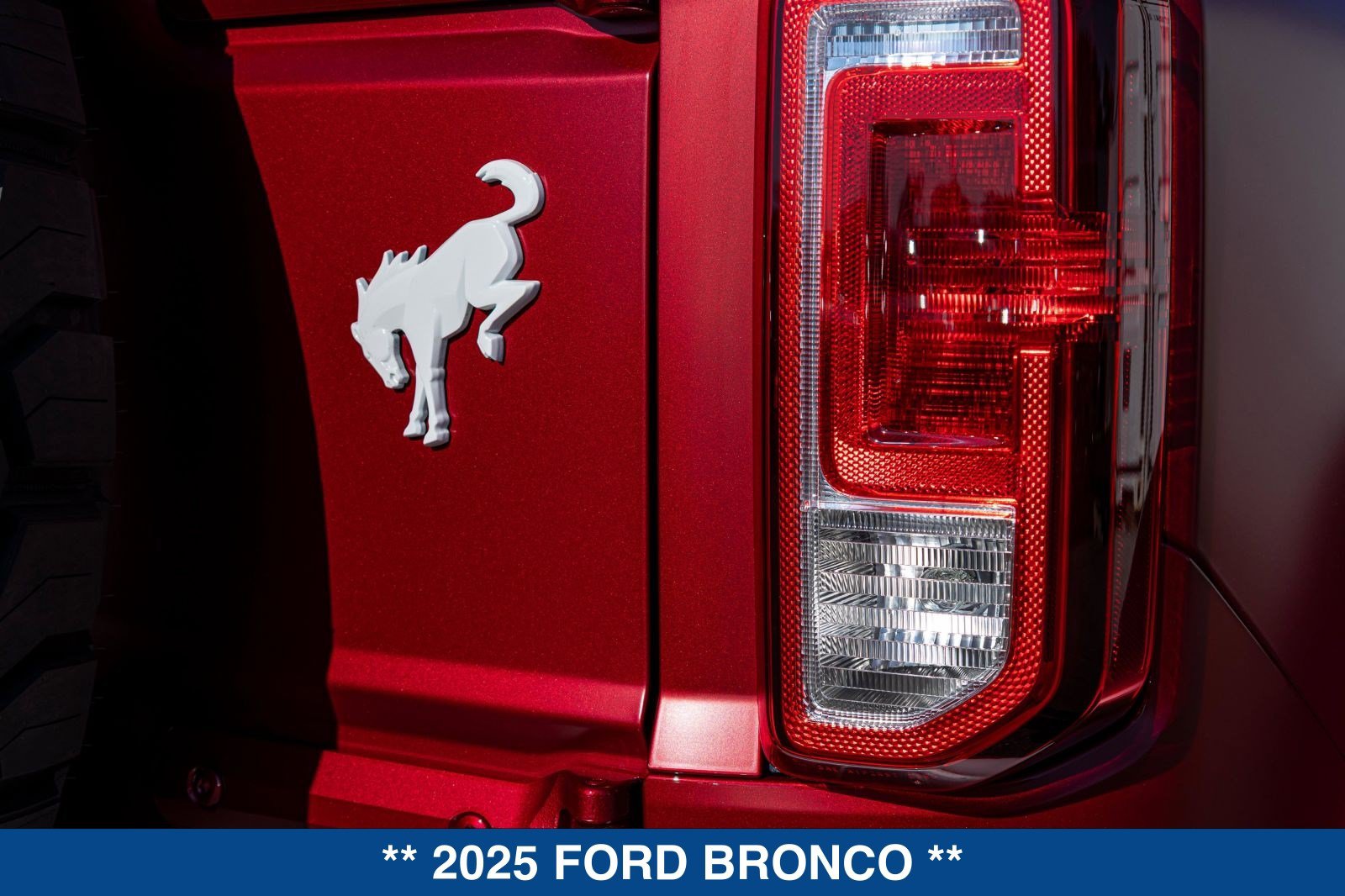 Used 2025 Ford Bronco Heritage Edition AWD/4WD image 41