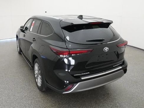 New 2026 Toyota Highlander Platinum image 41