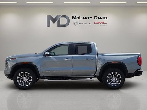 Used 2024 GMC Canyon Denali AWD/4WD image 3