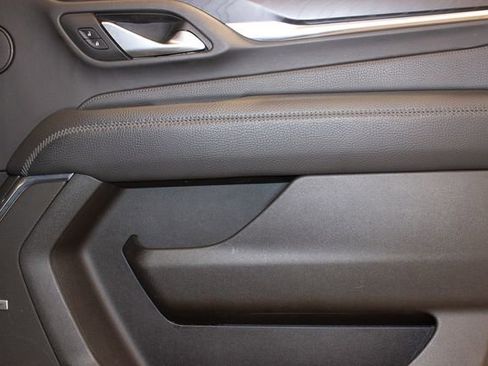 Used 2022 GMC Yukon XL Denali w/ Denali Premium Package image 14