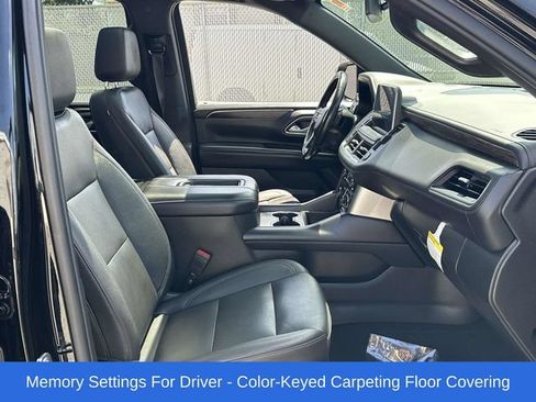 Used 2022 Chevrolet Suburban LT AWD/4WD image 19