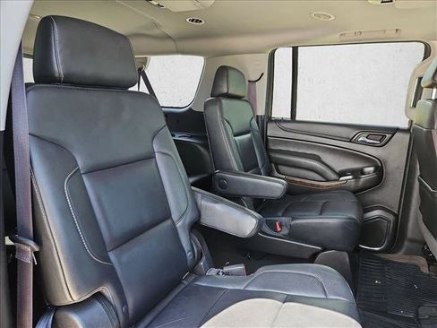 Used 2017 Chevrolet Suburban LT RWD image 20