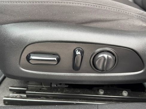 Used 2020 Chevrolet Malibu LT image 29