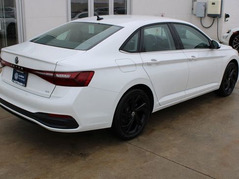Certified 2025 Volkswagen Jetta SE w/ Black Wheel Package FWD image 6