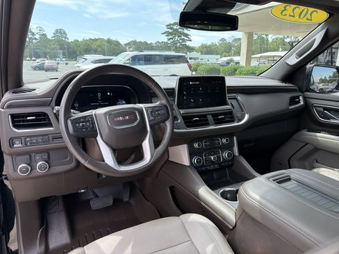 Used 2023 GMC Yukon SLT RWD image 21