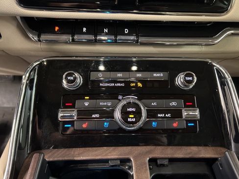 Used 2019 Lincoln Navigator L Reserve image 14