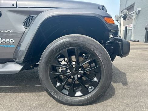 Used 2021 Jeep Wrangler Unlimited Sahara w/ Cold Weather Group AWD/4WD image 12