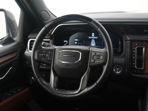 Used 2023 GMC Yukon XL Denali Ultimate image 15