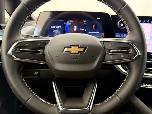 New 2026 Chevrolet Equinox EV LT FWD image 38