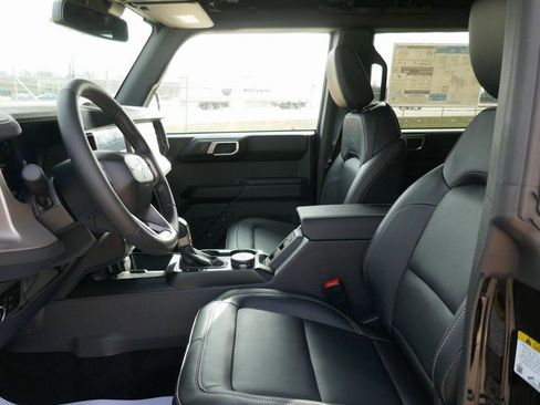 New 2025 Ford Bronco Outer Banks image 13