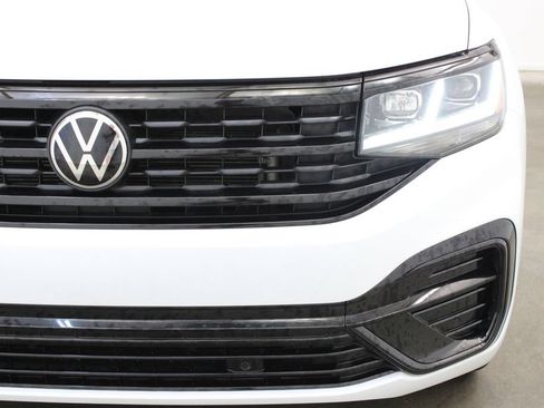 Used 2023 Volkswagen Atlas SEL R-Line AWD/4WD image 8