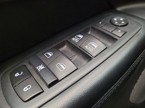 Used 2017 Jeep Grand Cherokee Laredo w/ Quick Order Package 23E AWD/4WD image 27