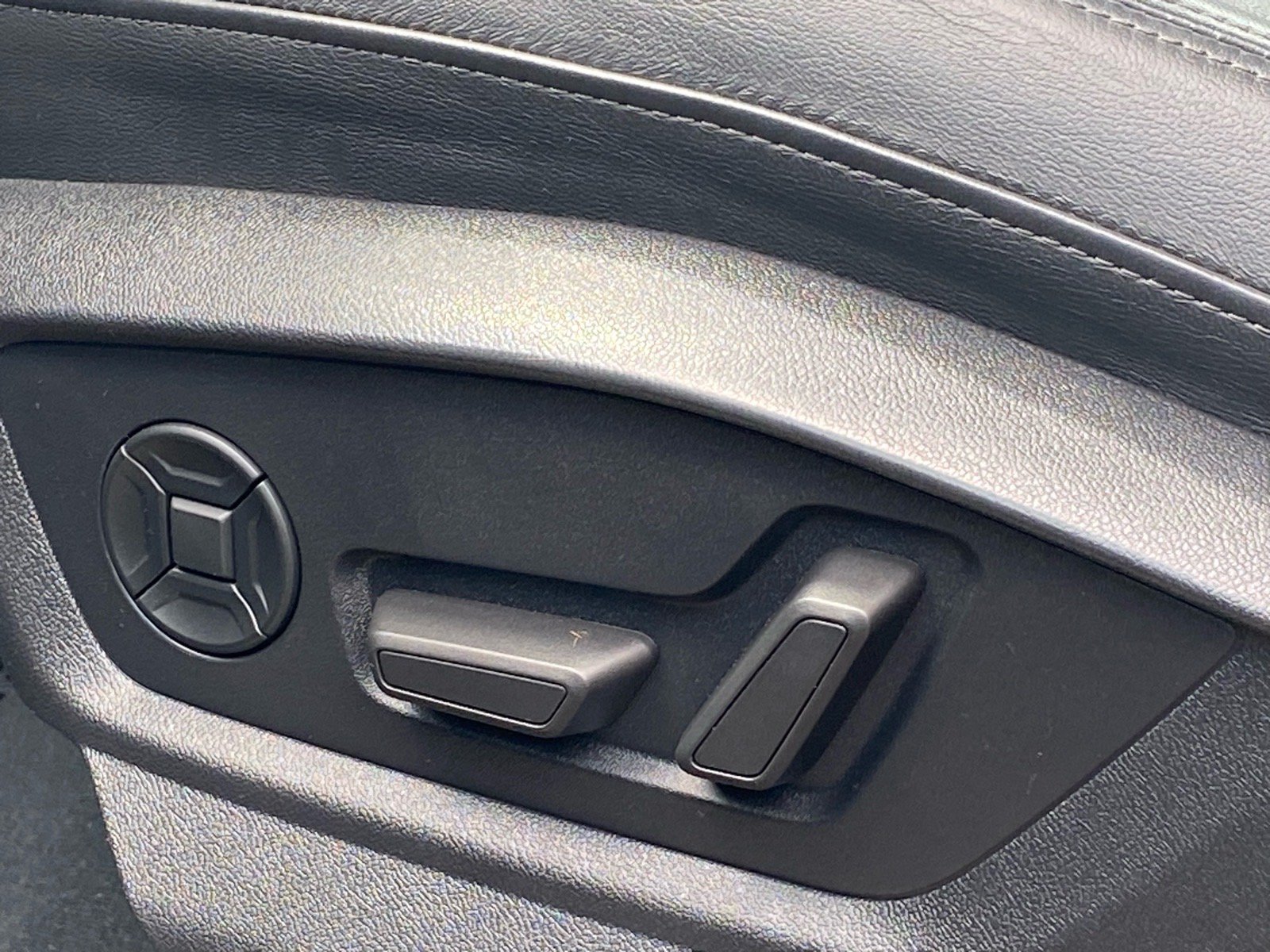 Used 2023 Audi Q7 2.0T Premium w/ Convenience Package AWD/4WD image 13