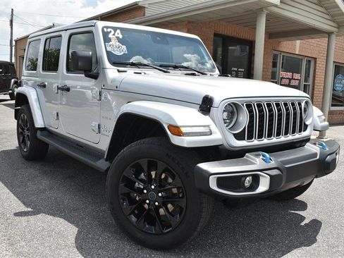 Used 2024 Jeep Wrangler Unlimited Sahara AWD/4WD image 1