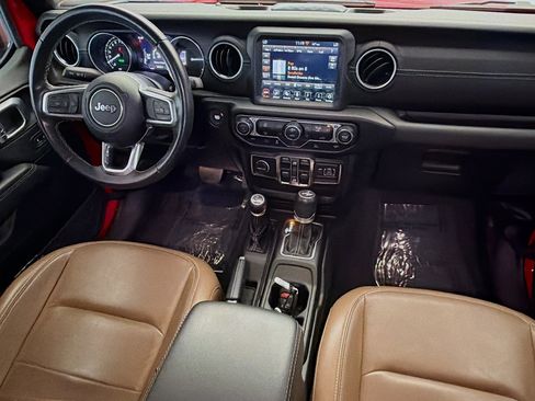 Used 2022 Jeep Wrangler Unlimited Sahara image 12