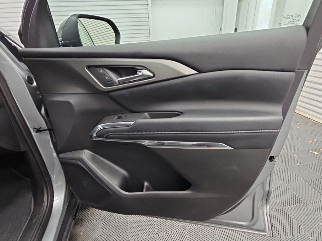 Certified 2026 Chevrolet Traverse LT FWD image 41
