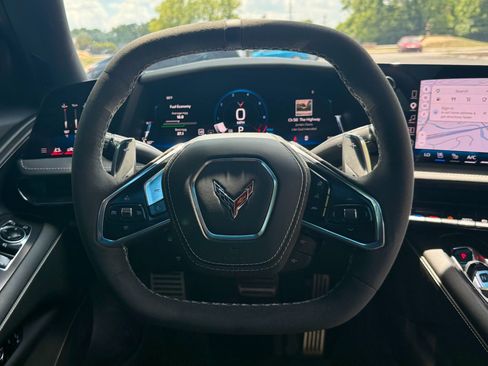 Used 2026 Chevrolet Corvette Stingray Preferred Cpe w/ Z51 Performance Package RWD image 32