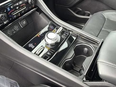 Used 2022 Jeep Grand Cherokee Overland AWD/4WD image 34