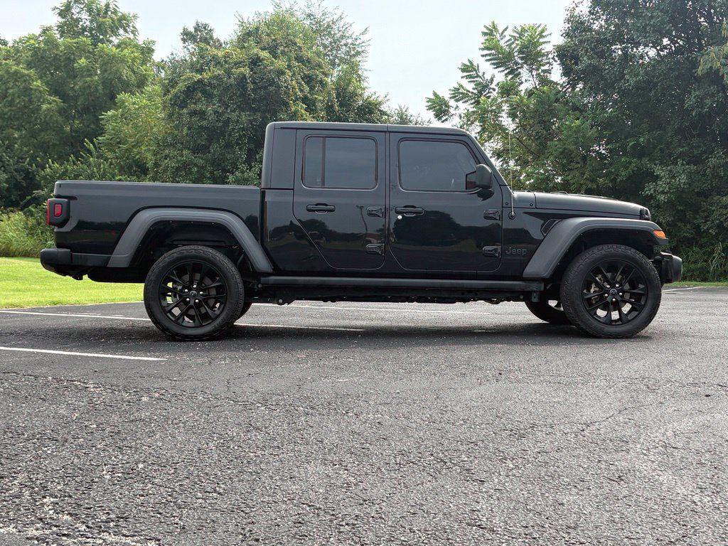Used 2023 Jeep Gladiator Sport AWD/4WD image 3