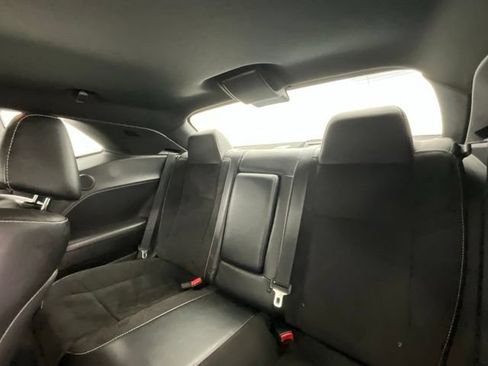 Used 2016 Dodge Challenger SRT Hellcat RWD image 8
