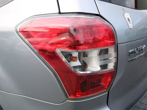 Used 2014 Subaru Forester 2.5i Premium w/ All-Weather Package image 11