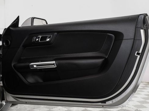 Used 2016 Ford Mustang Coupe w/ Equipment Group 051A RWD image 43