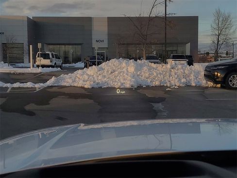 New 2025 Land Rover Range Rover SE image 13