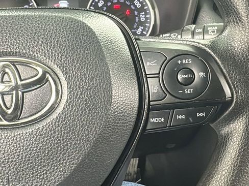 Used 2022 Toyota RAV4 XLE image 22