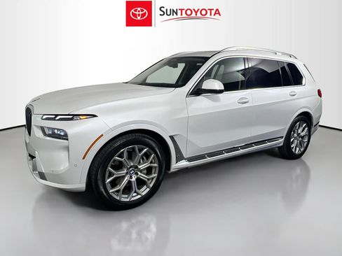 Used 2025 BMW X7 xDrive40i AWD/4WD image 9