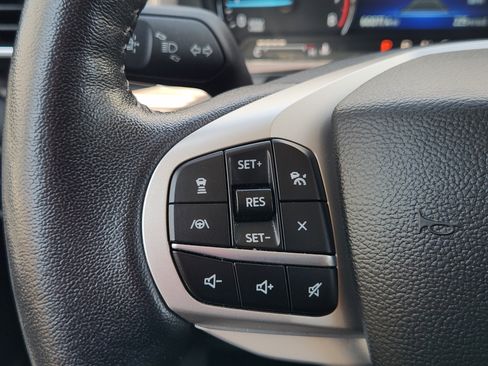 Used 2023 Ford Explorer Limited AWD/4WD image 30