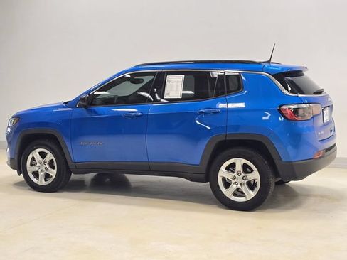 Used 2023 Jeep Compass Latitude AWD/4WD image 30