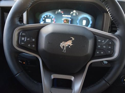 New 2025 Ford Bronco Badlands image 7