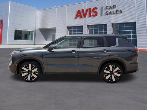 Used 2025 Mitsubishi Outlander SE AWD/4WD image 7