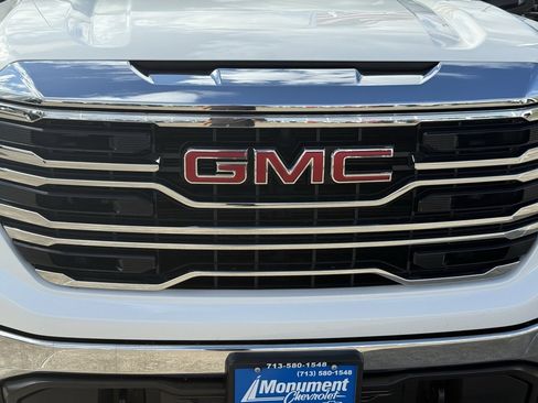 Used 2024 GMC Sierra 1500 SLT image 4