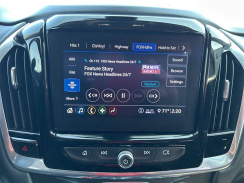 Used 2020 Chevrolet Traverse LT w/ Driver Confidence II Package image 13