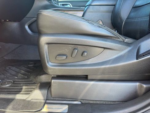 Used 2020 GMC Yukon XL Denali w/ Denali Ultimate Package image 16