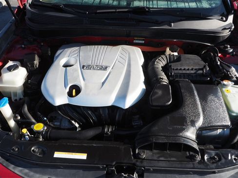 Used 2012 Hyundai Sonata Hybrid w/ Leather Pkg image 9