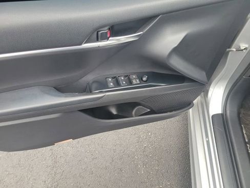 Used 2019 Toyota Camry SE image 17